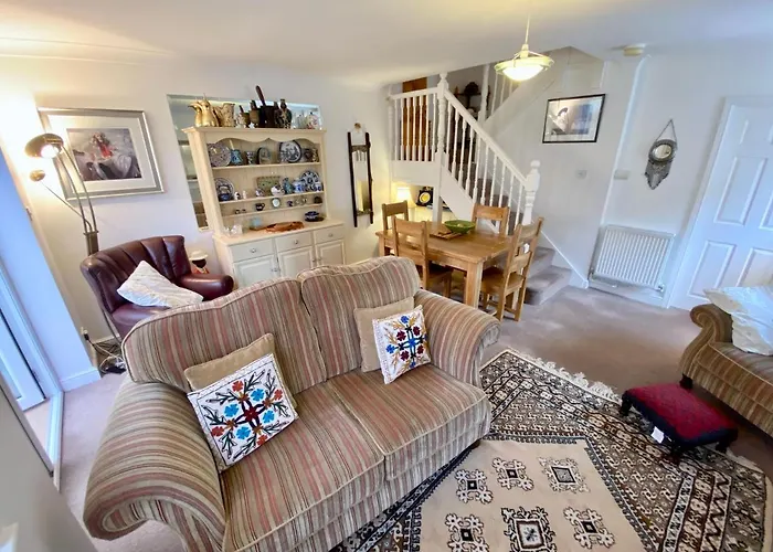 Spacious Two Bedroom House - Tm